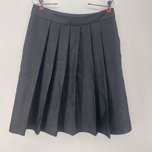 Ann Taylor Black Pleaded Mini Skirt Size 8